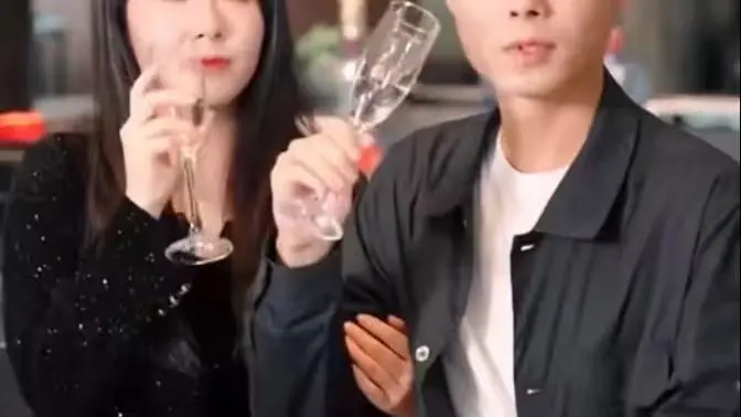 《晚风倾情旧人归》：错过与重逢，在晚风中找回遗失的爱恋